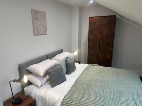 Modern 2-Bed Flat in Long Eaton with Free Parking